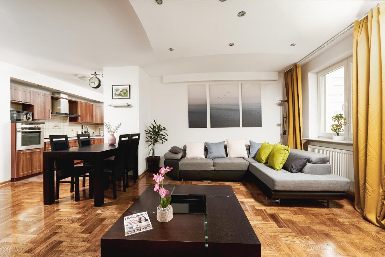 Lumina Spacious Near The Railway Station Warszawa